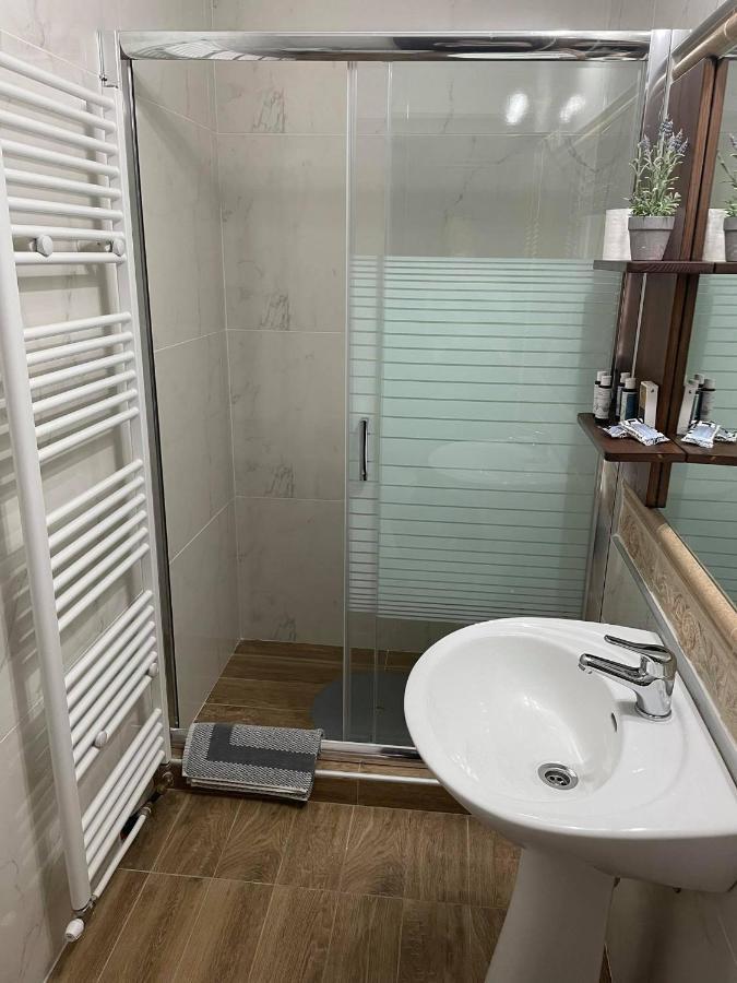 La Noi Guesthouse Samarína Dış mekan fotoğraf