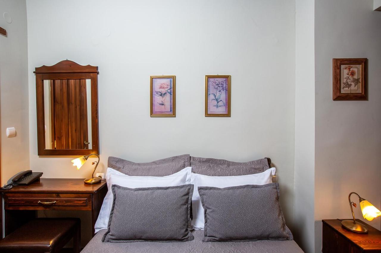 La Noi Guesthouse Samarína Dış mekan fotoğraf